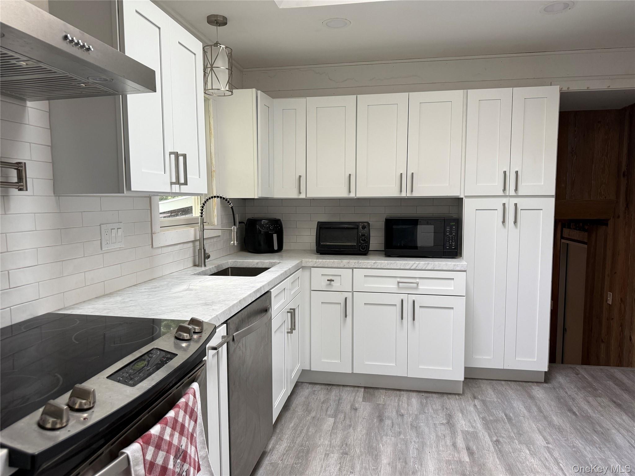 46 Douglaston Road Property Photo 4