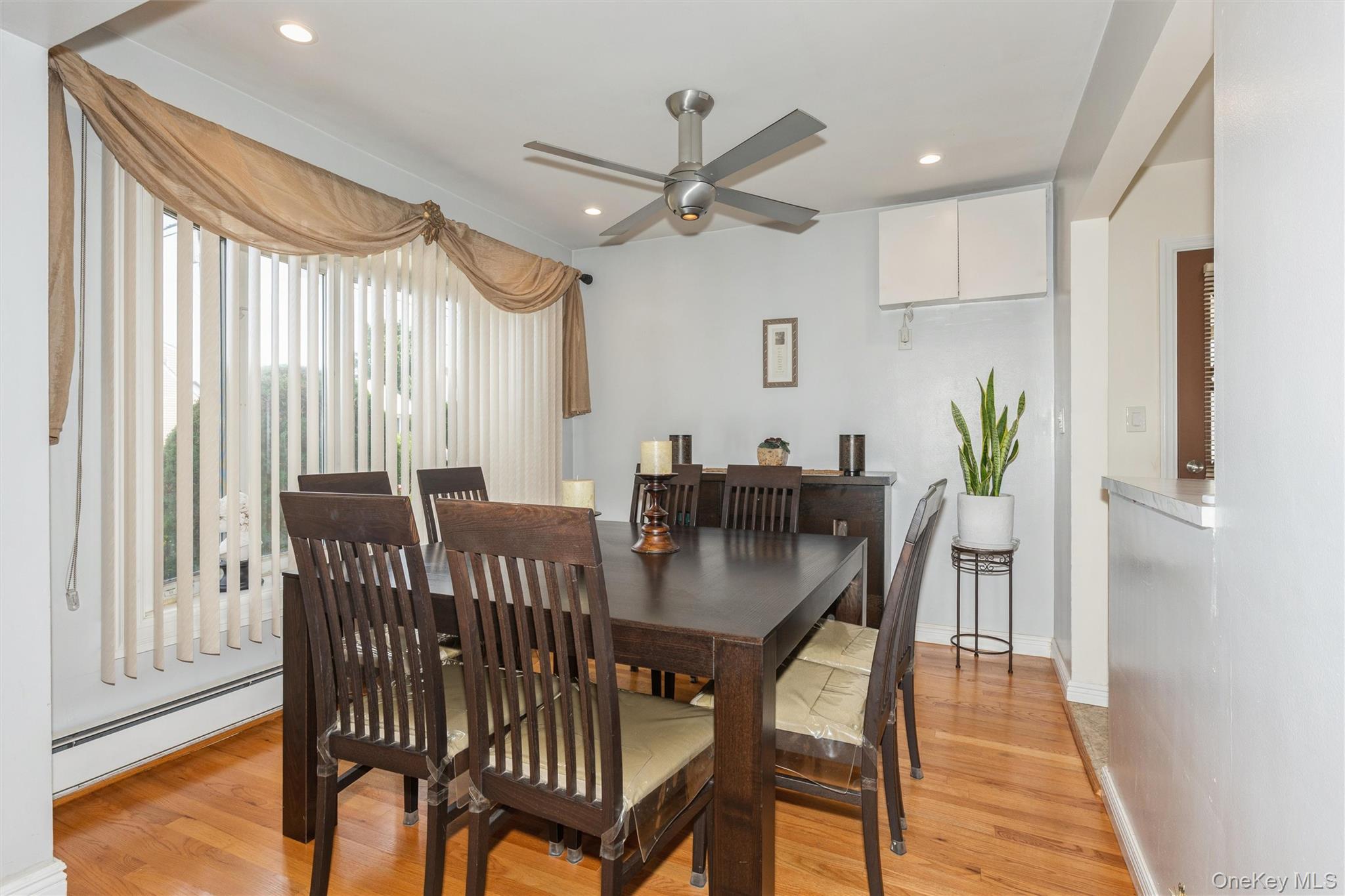 977 Third Avenue Property Photo 8