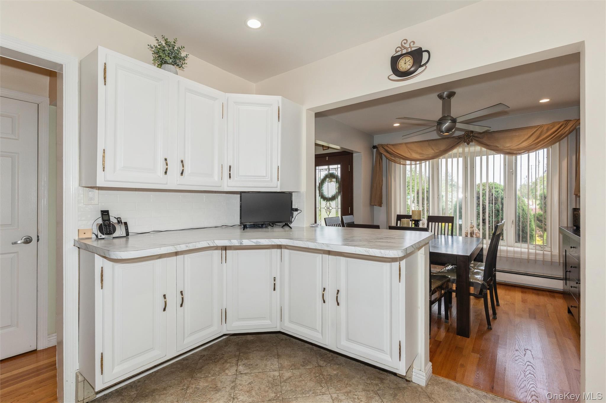 977 Third Avenue Property Photo 12