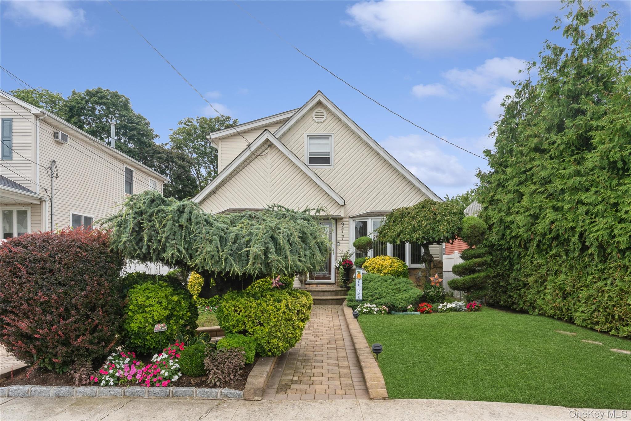 977 Third Avenue Property Photo 35