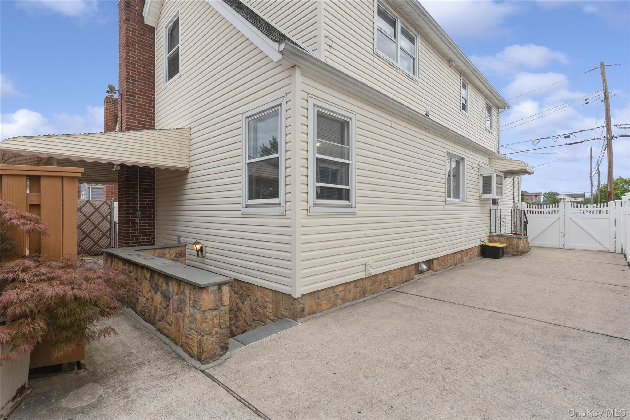 977 Third Avenue Property Photo 46