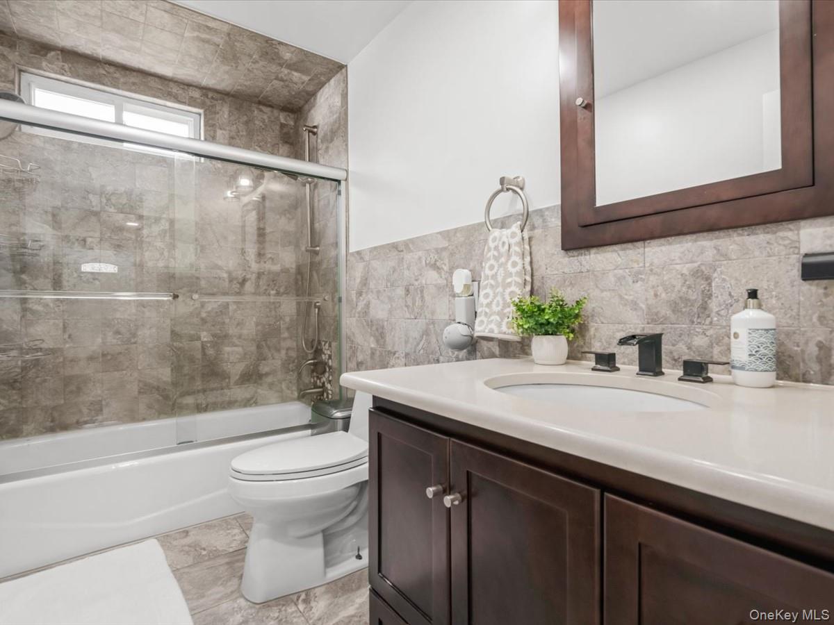 3437 2nd Street Property Photo 9