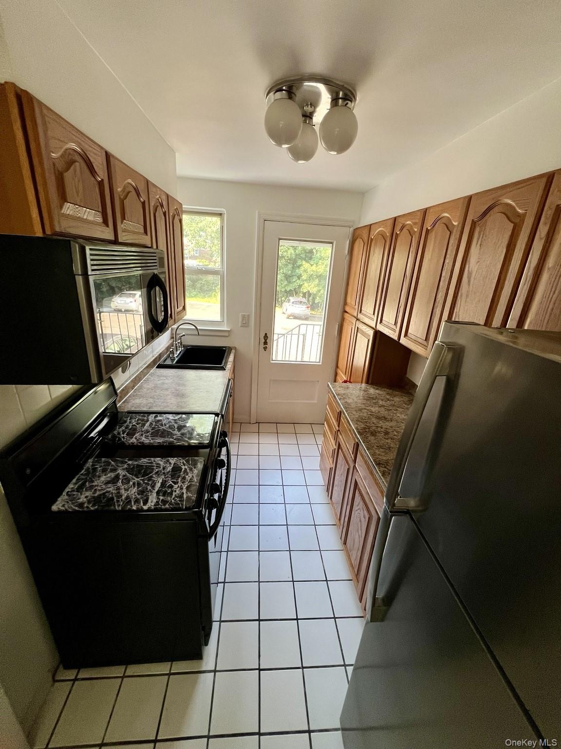 101 Carpenter Avenue B5 Property Photo 9