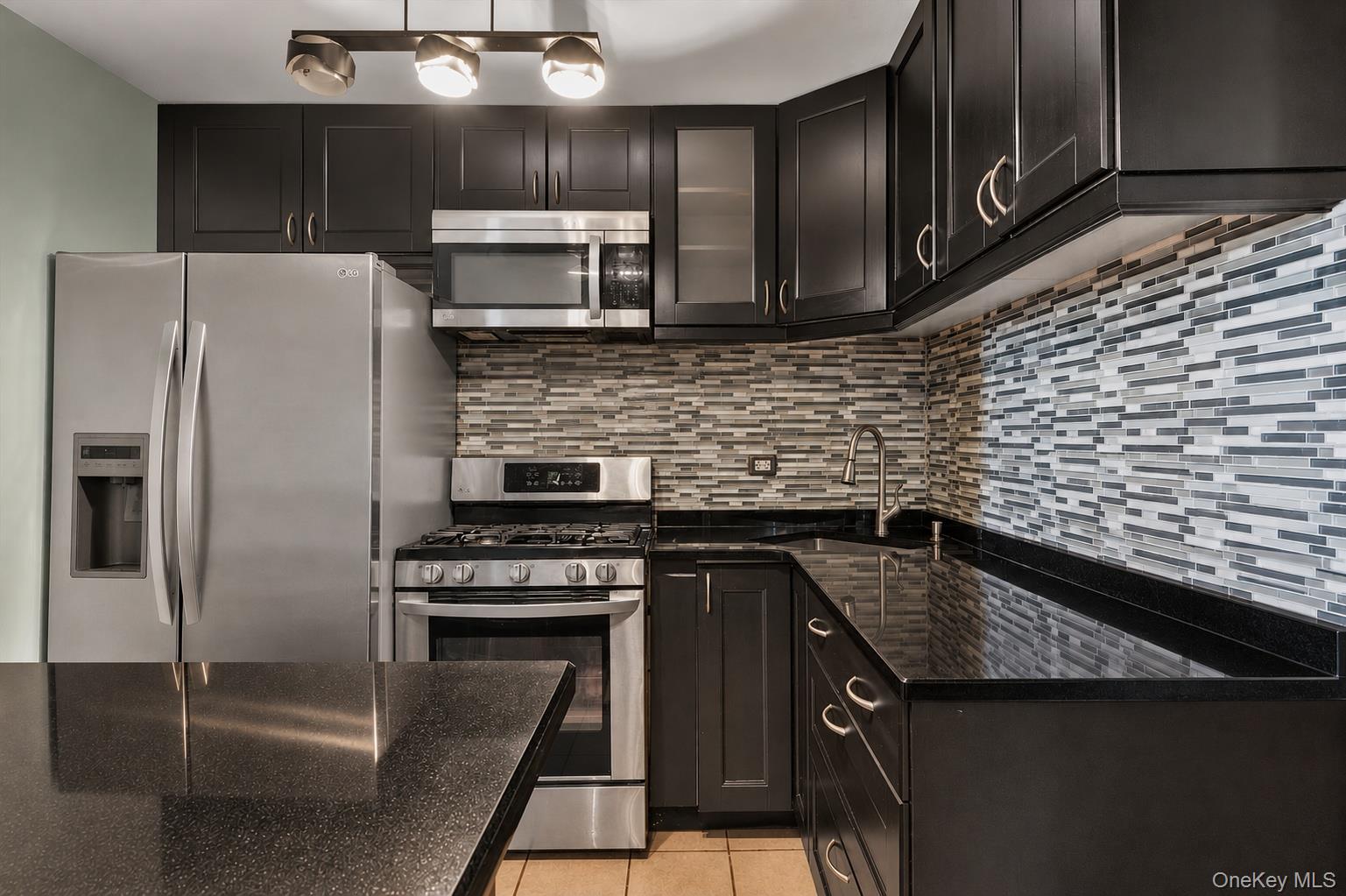 60-11 Broadway 3f Property Photo 4