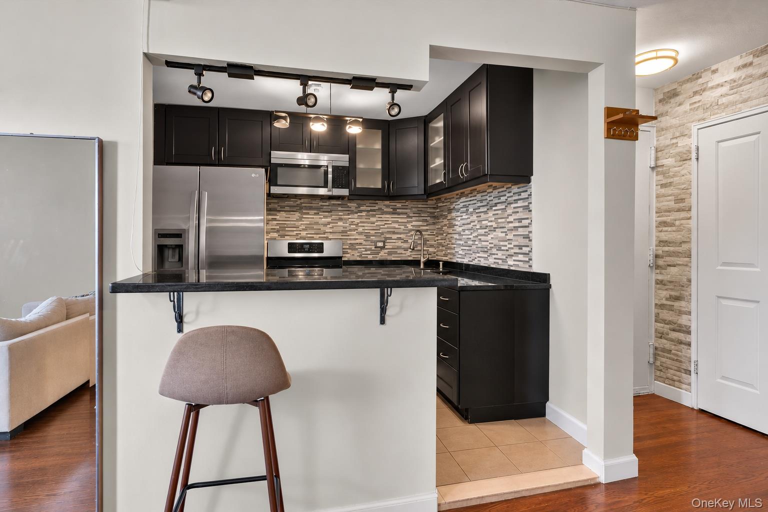 60-11 Broadway 3f Property Photo 5
