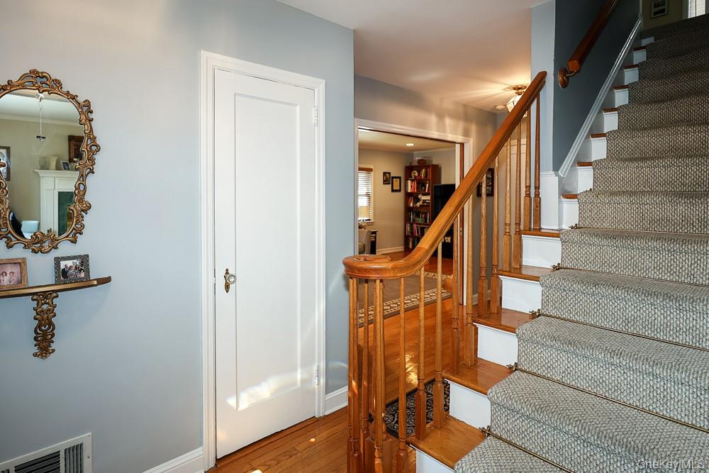 40 Plymouth Drive Property Photo 4