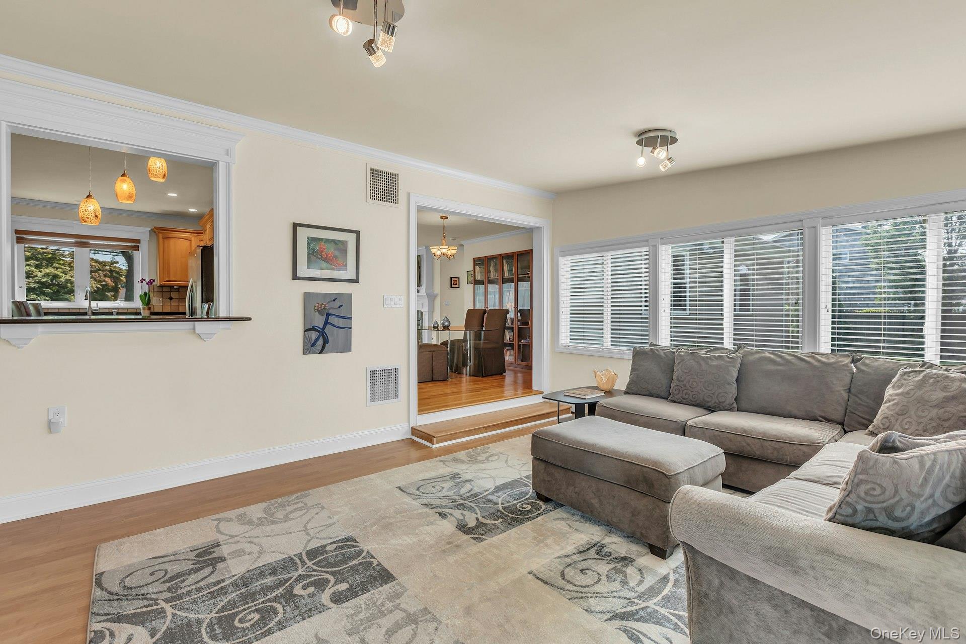 360 Bayport Avenue Property Photo 15