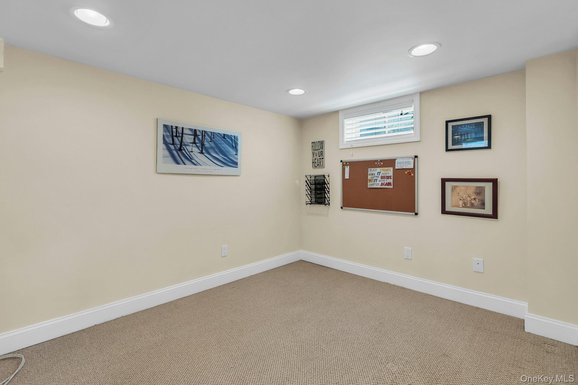 360 Bayport Avenue Property Photo 33