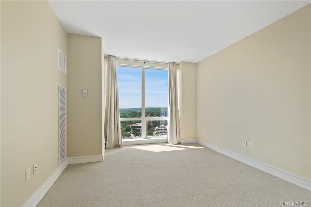 1 Renaissance Square 21e Property Photo 8