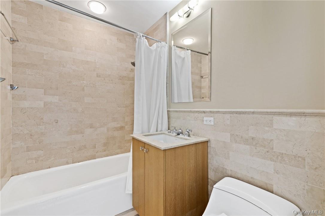 1 Renaissance Square 21e Property Photo 9