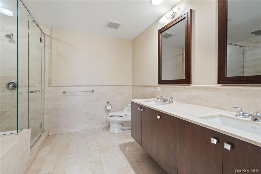 1 Renaissance Square 21e Property Photo 11