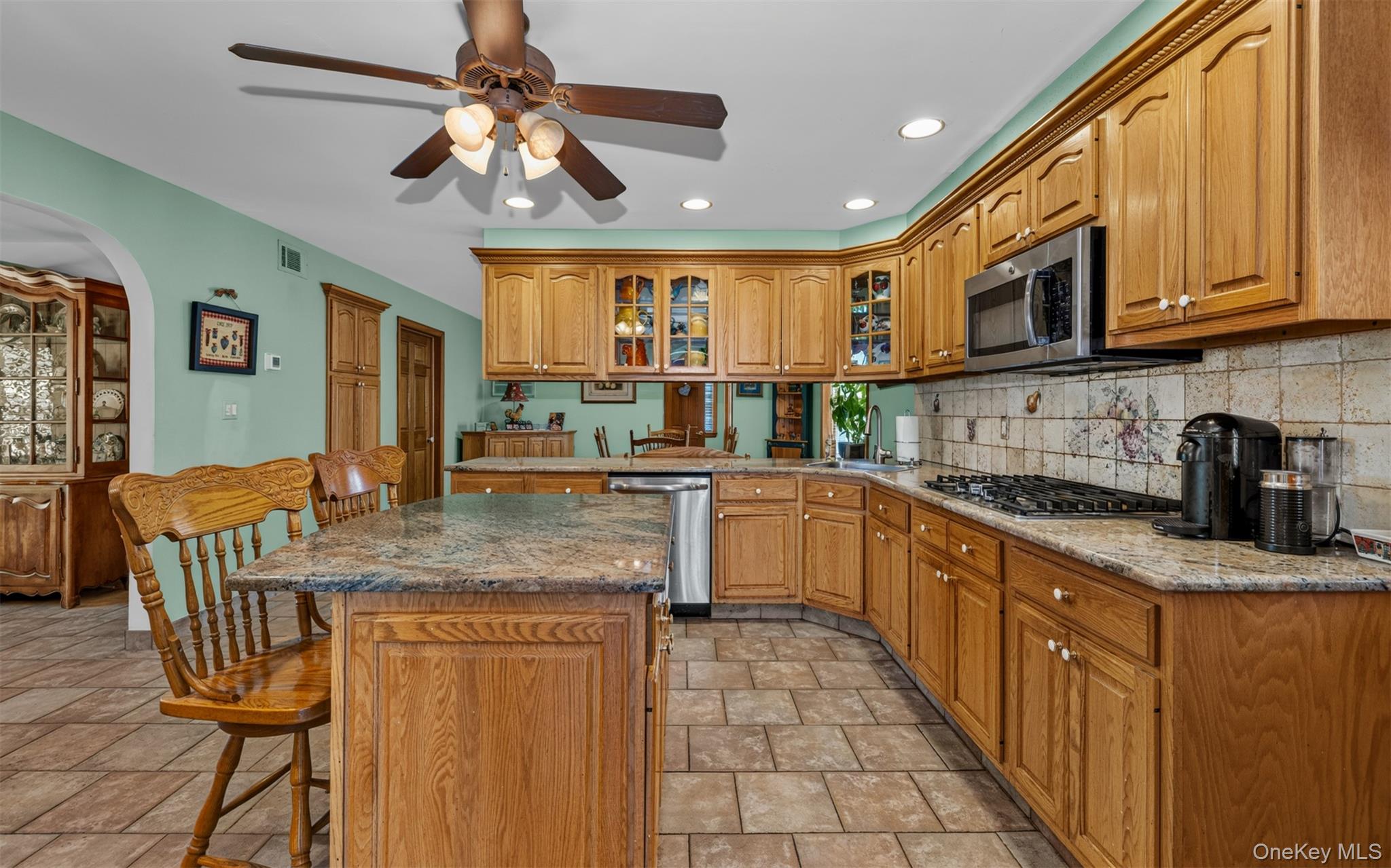 498 Cedarhurst Avenue Property Photo 3