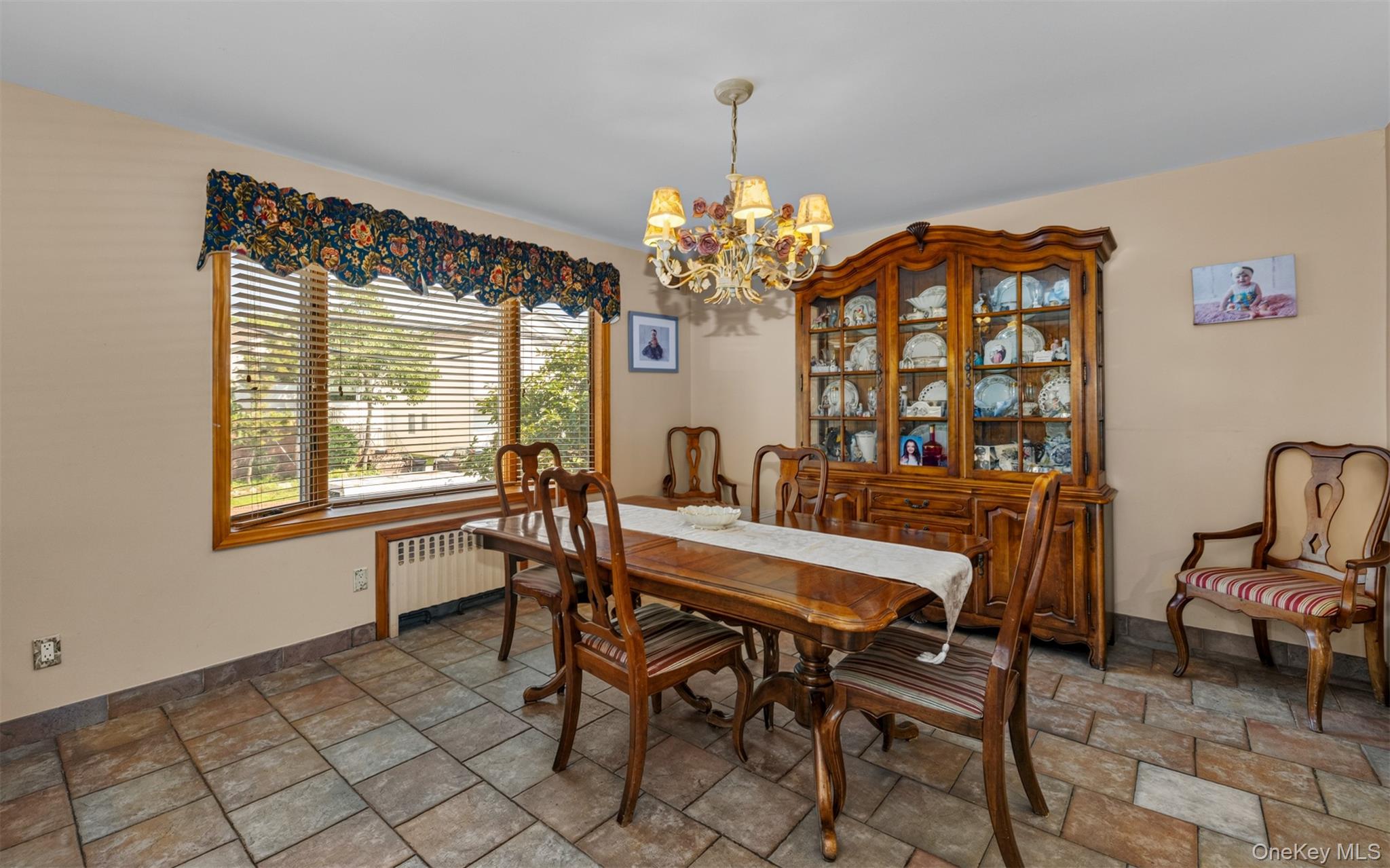 498 Cedarhurst Avenue Property Photo 5