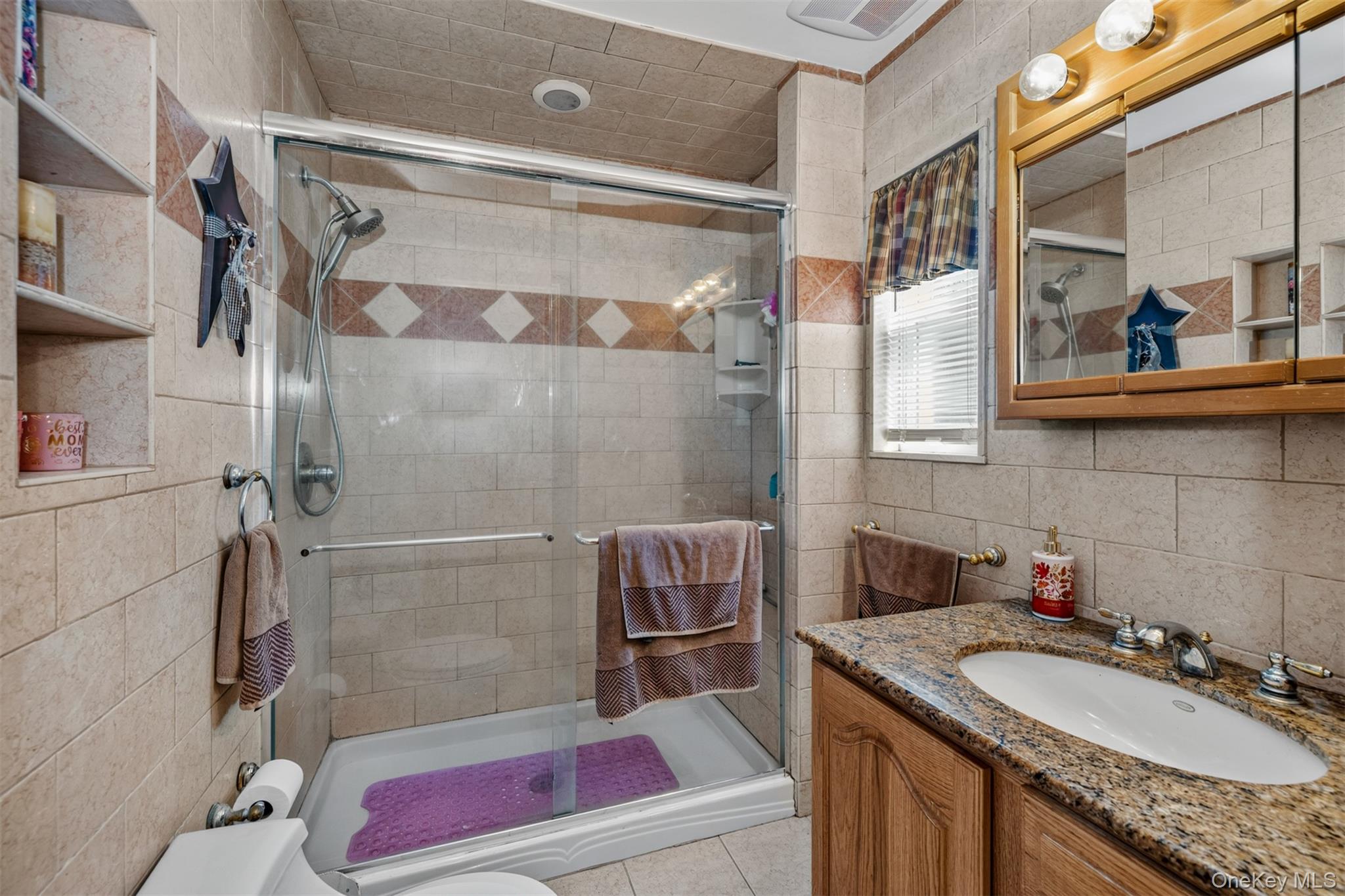 498 Cedarhurst Avenue Property Photo 8