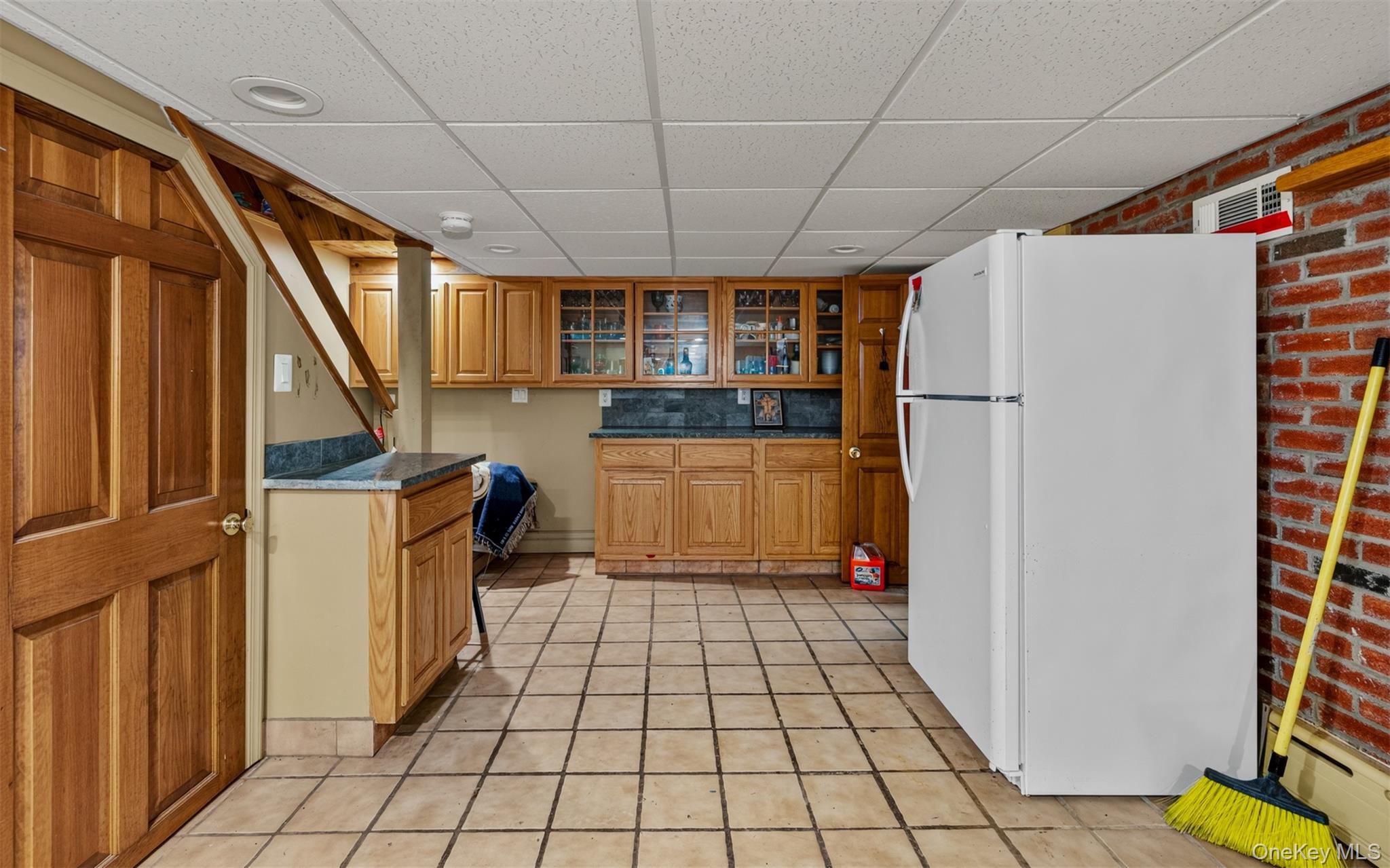 498 Cedarhurst Avenue Property Photo 17
