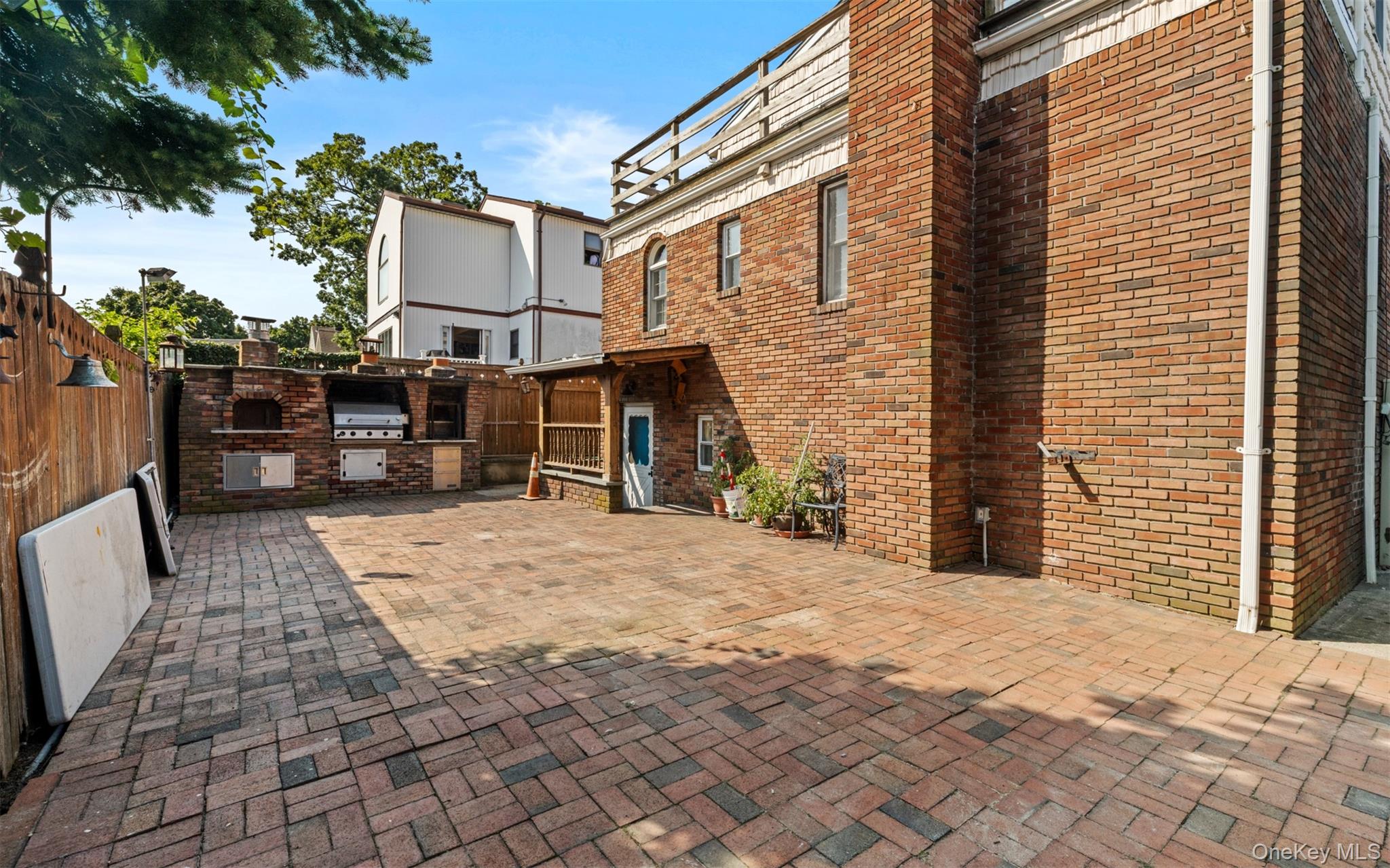 498 Cedarhurst Avenue Property Photo 18