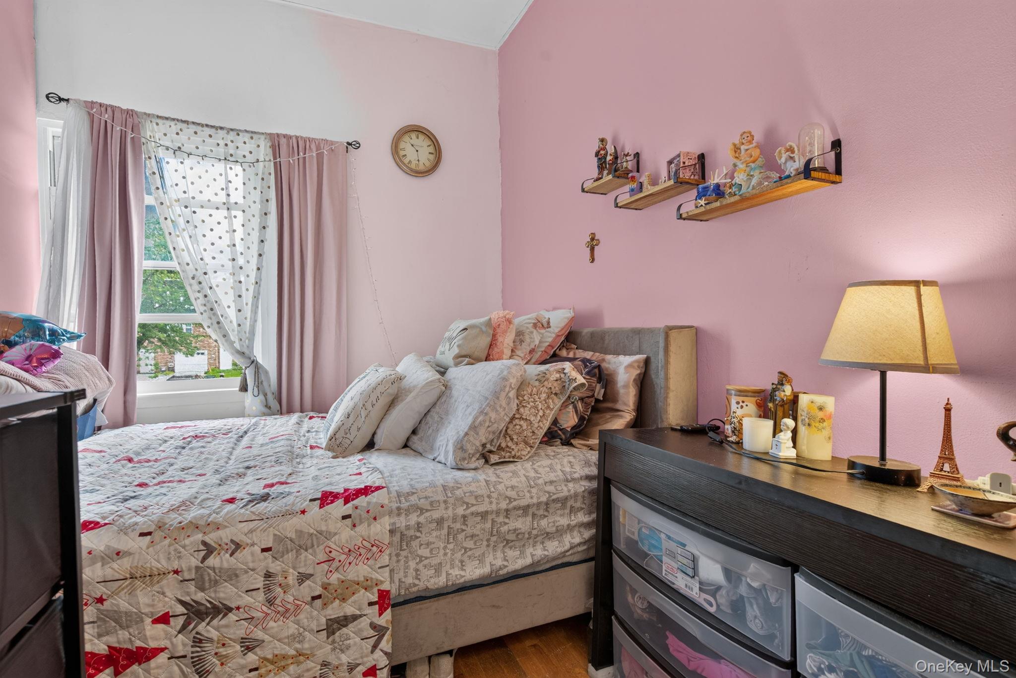 50 Hampton Court Property Photo 12