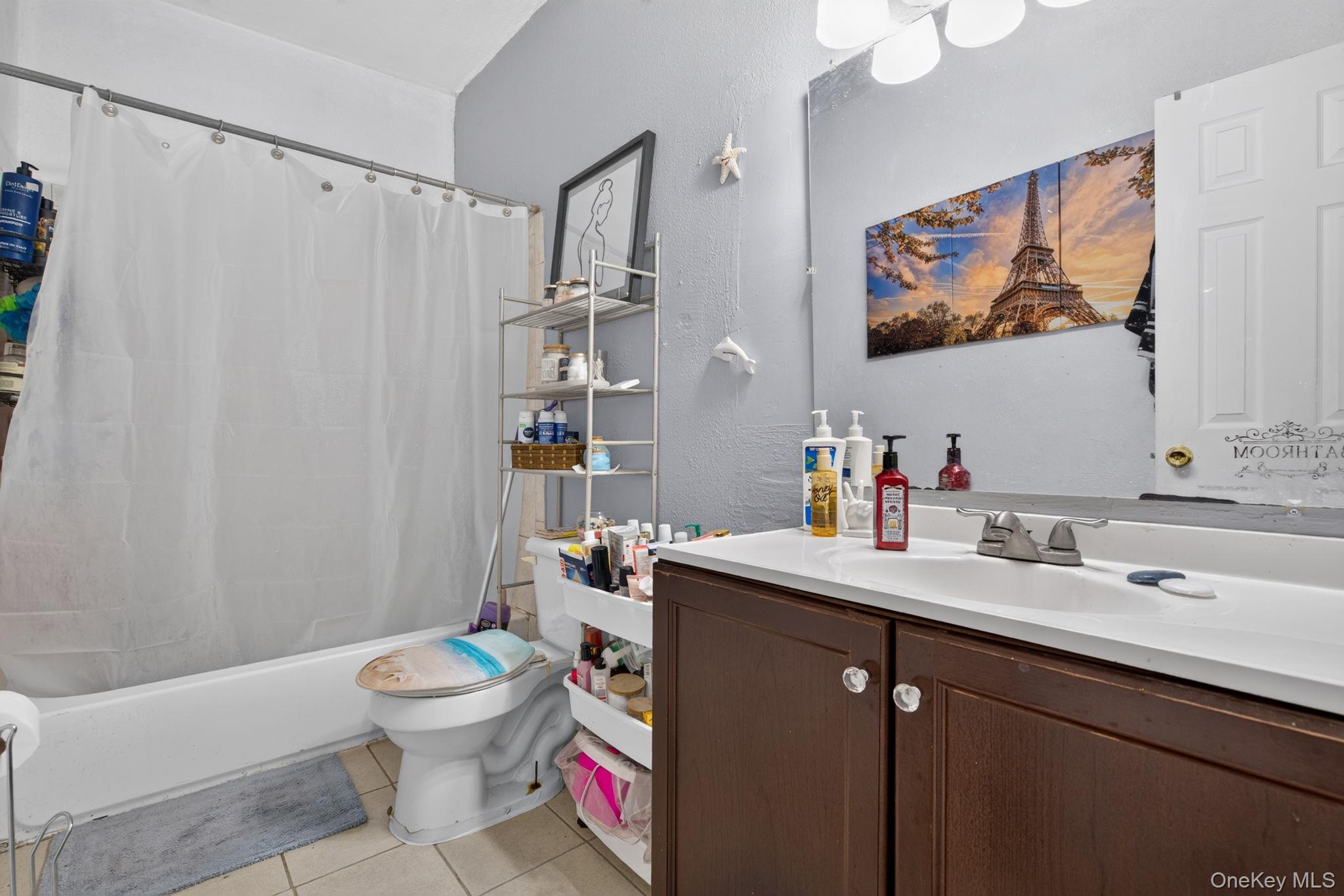 50 Hampton Court Property Photo 14