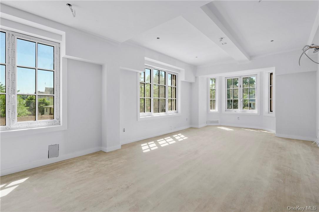139 Fifth Avenue 3h Property Photo 3