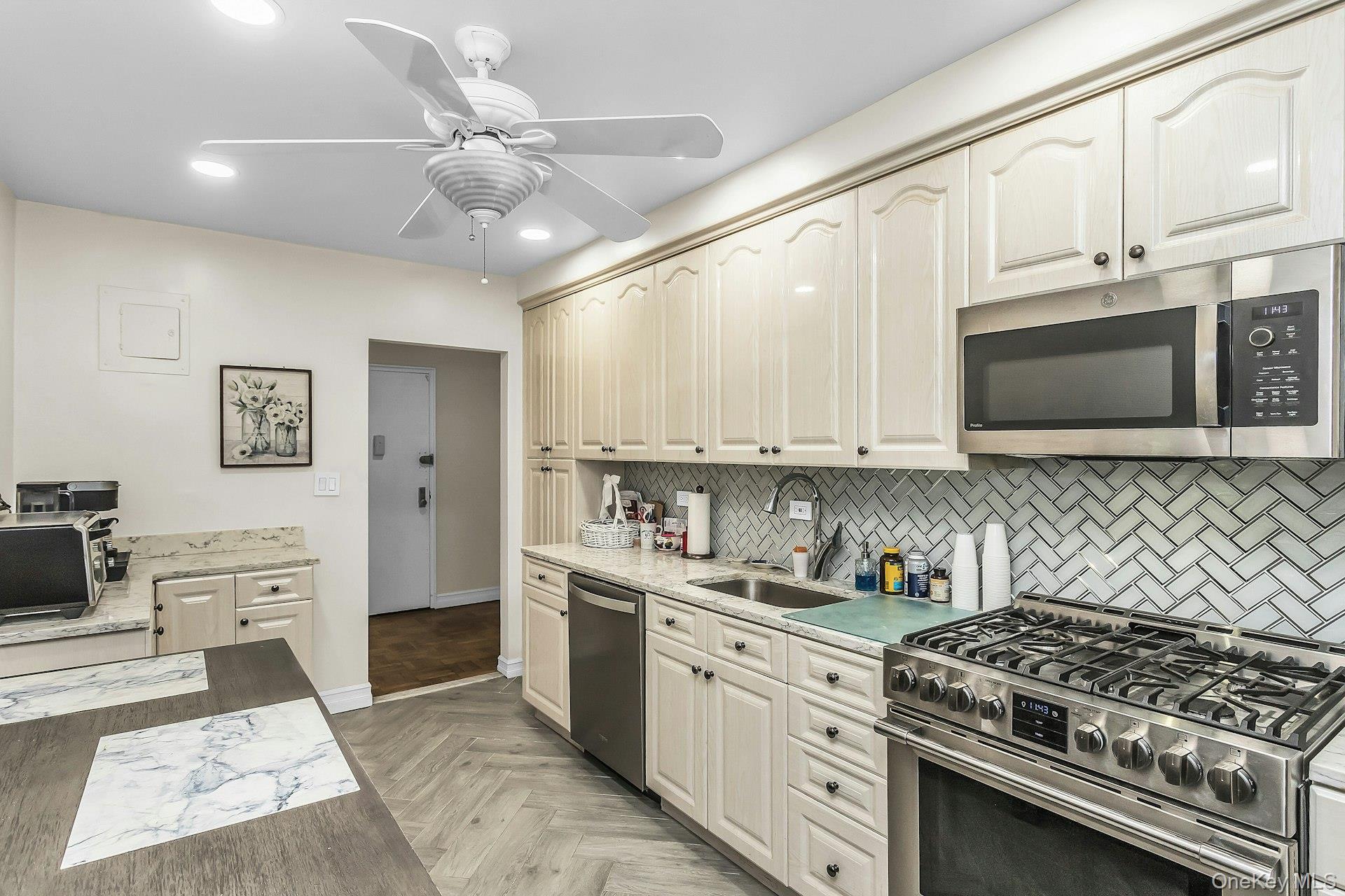 23-55 Bell Boulevard 1h Property Photo 10