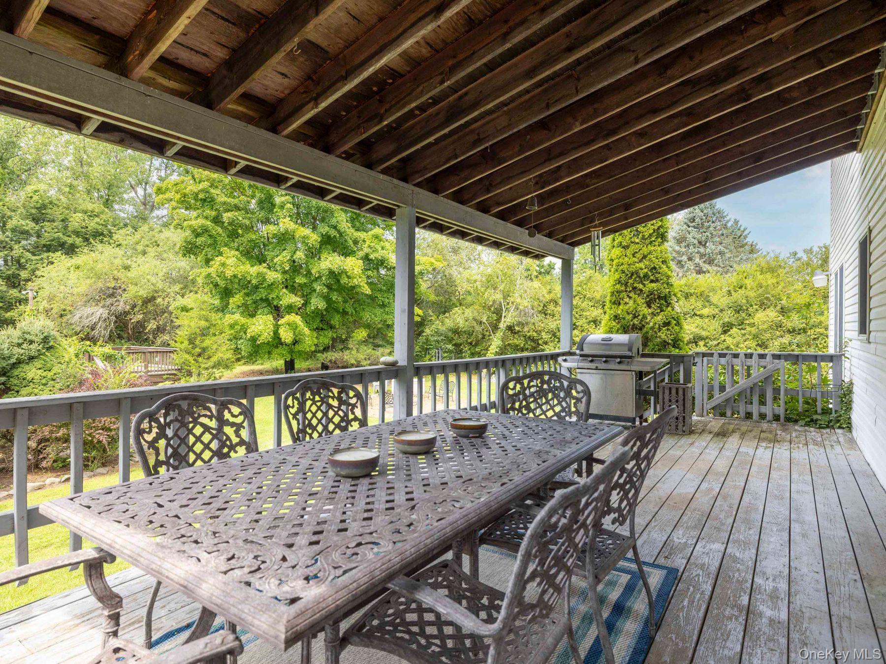 233 Queens Highway Property Photo 10