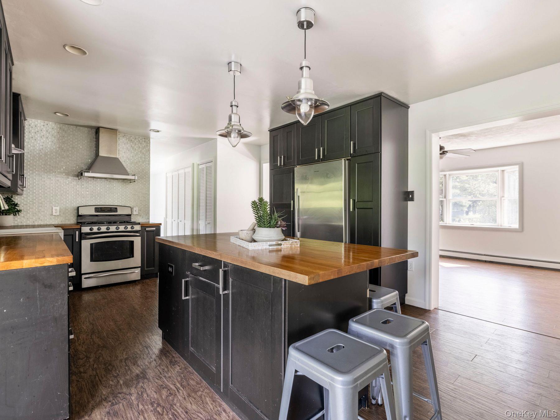 233 Queens Highway Property Photo 12