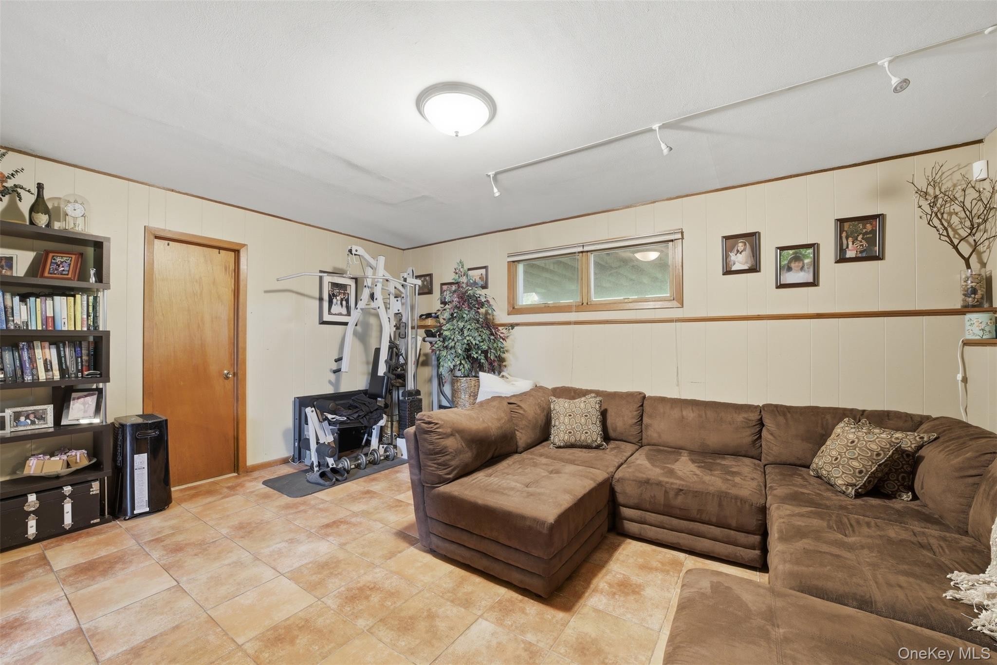 161 Geymer Drive Property Photo 23