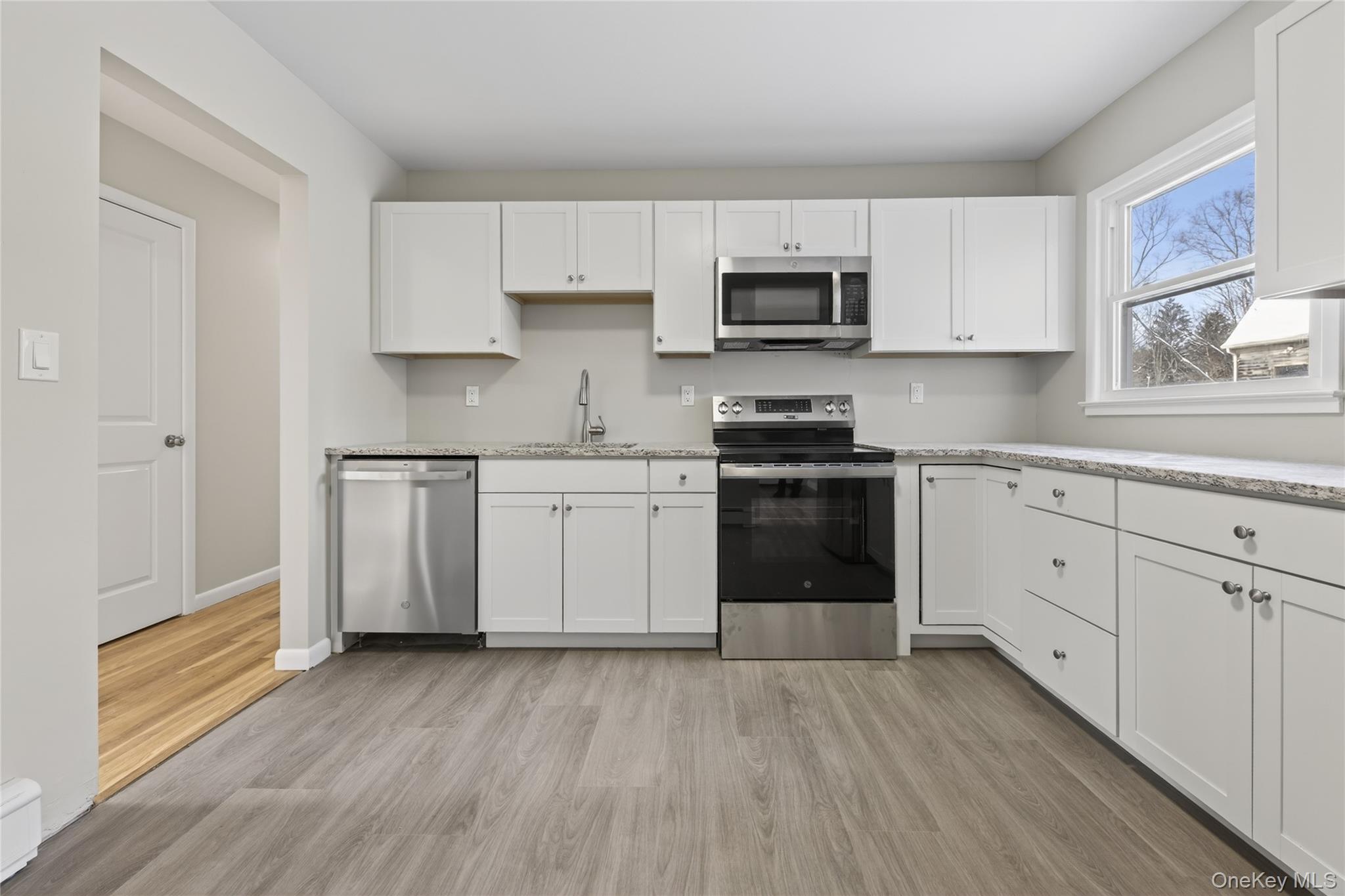676-678 Oak Summit Road Property Photo 3