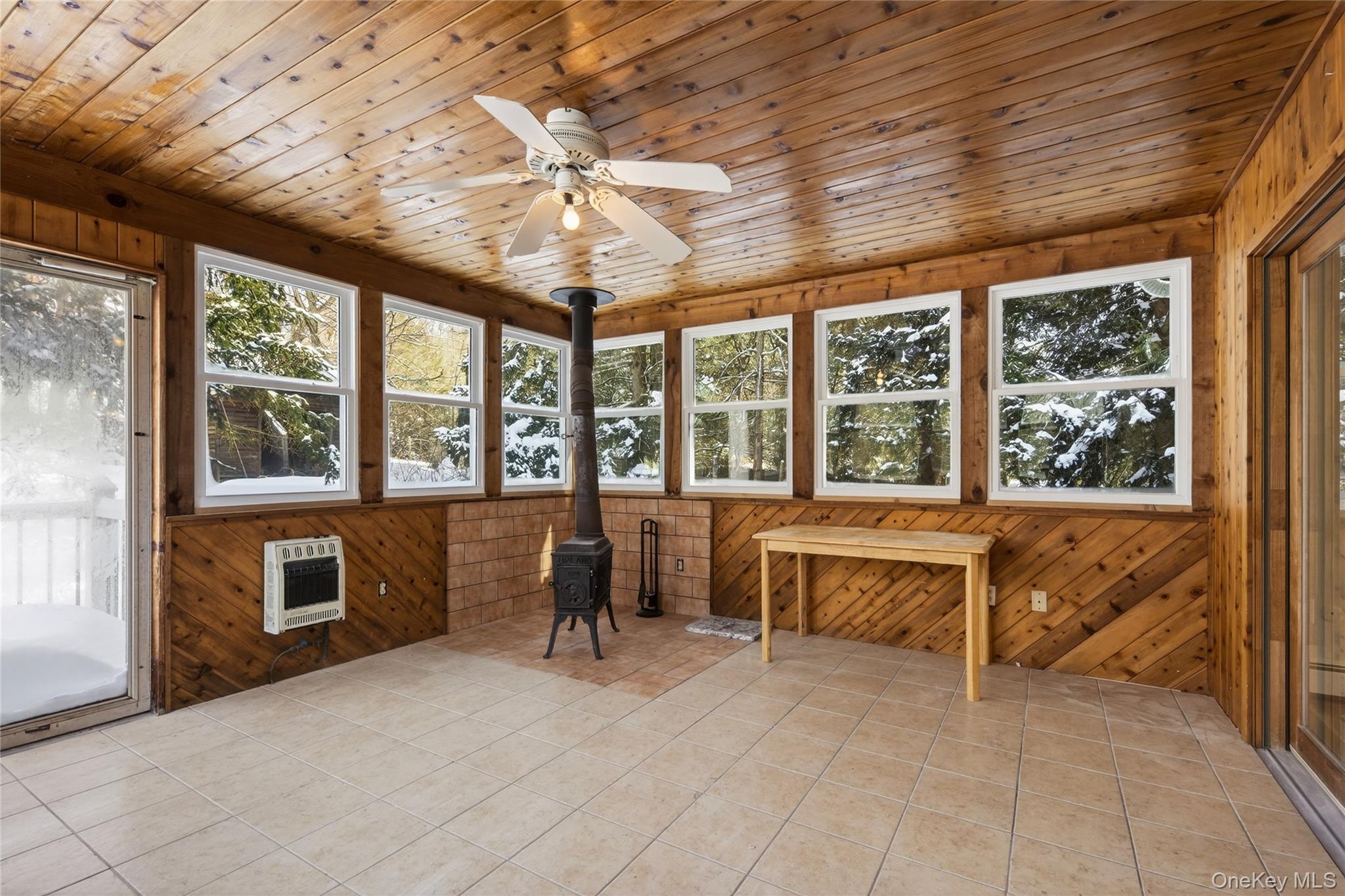 676-678 Oak Summit Road Property Photo 8