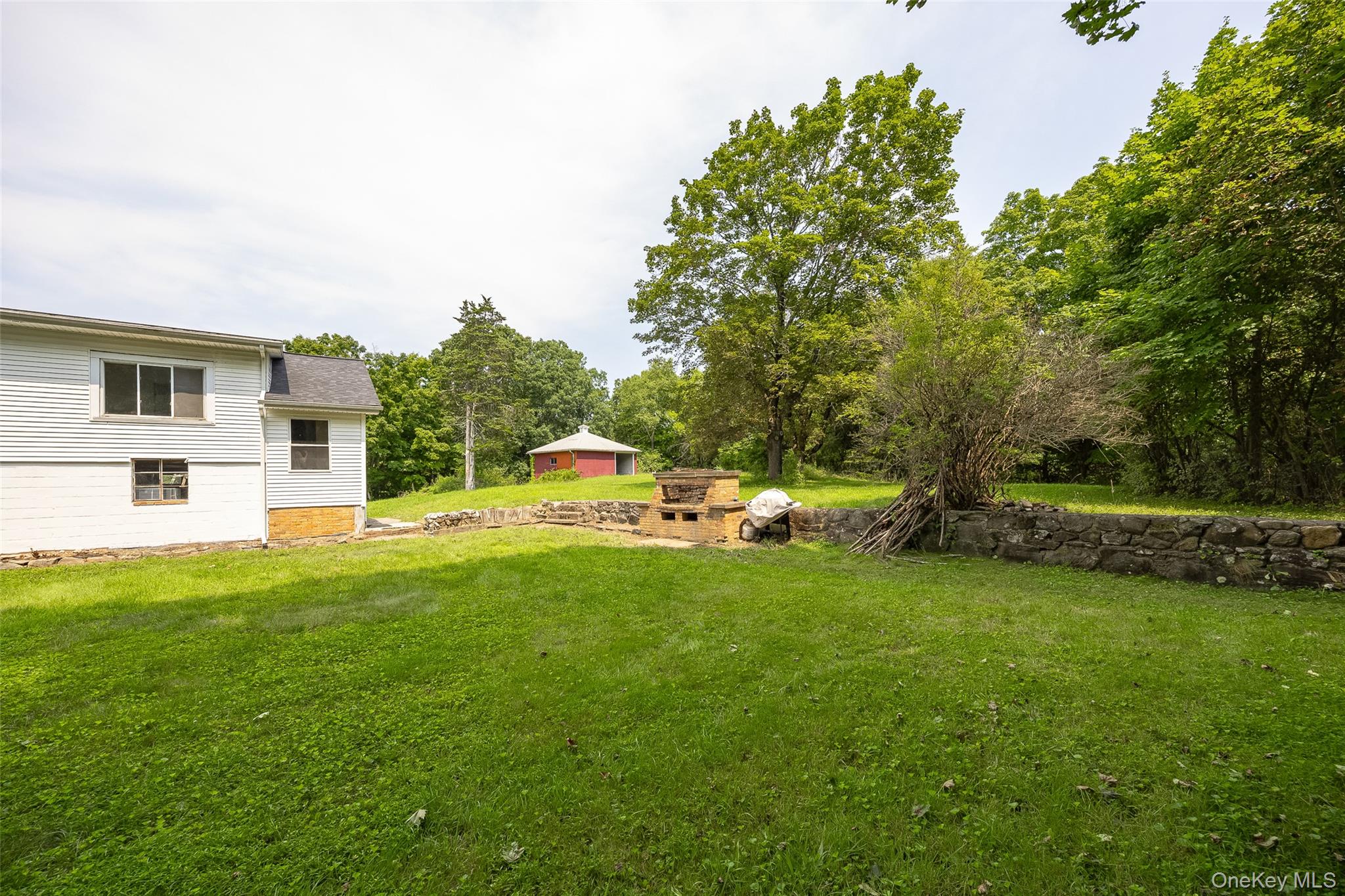 216 Hobbs Lane B Property Photo 3