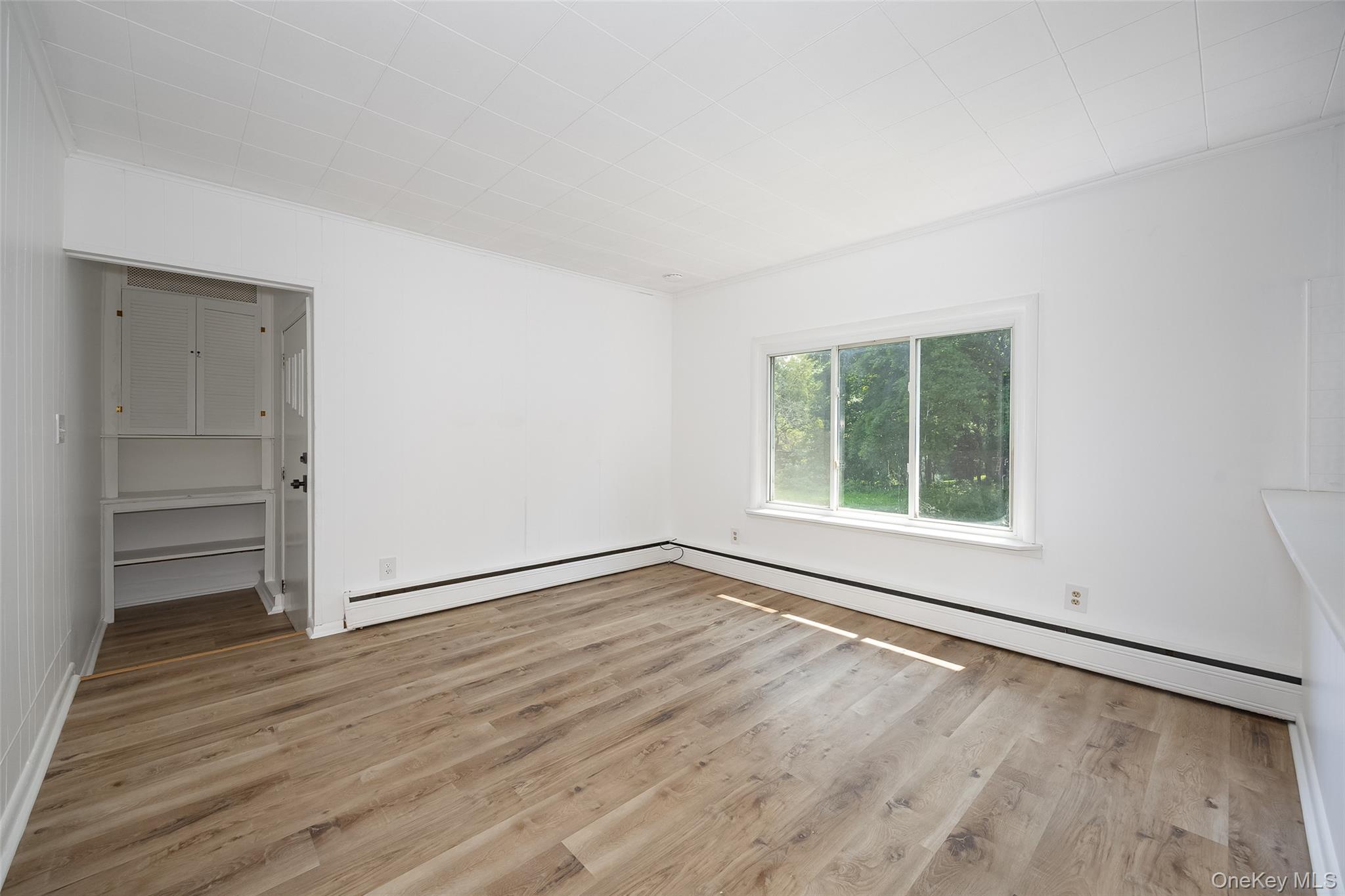 216 Hobbs Lane B Property Photo 6