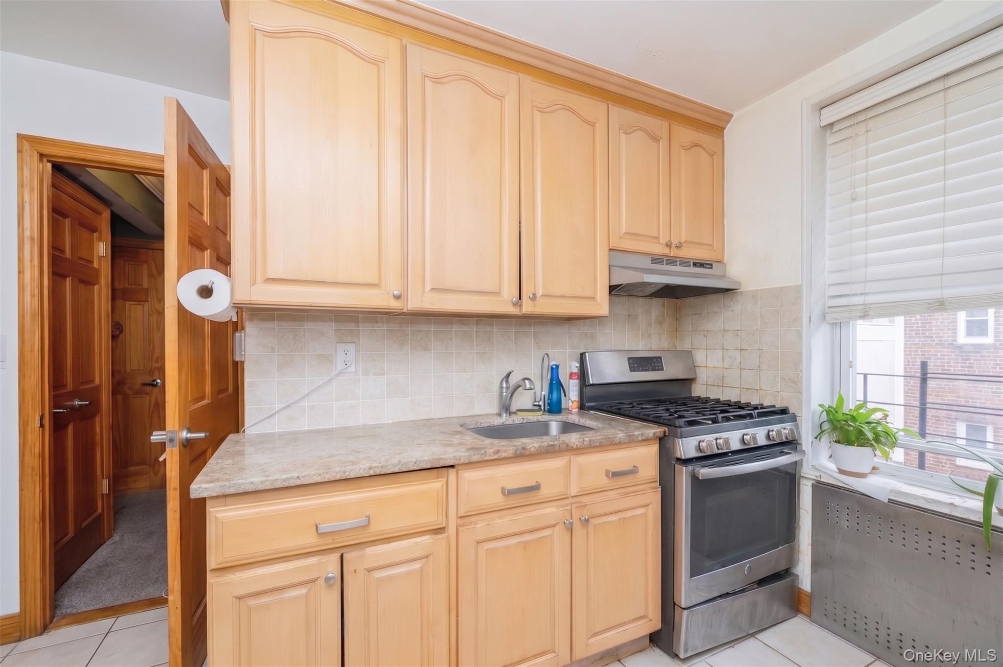 110 Brooklyn Avenue 3zz Property Photo 6
