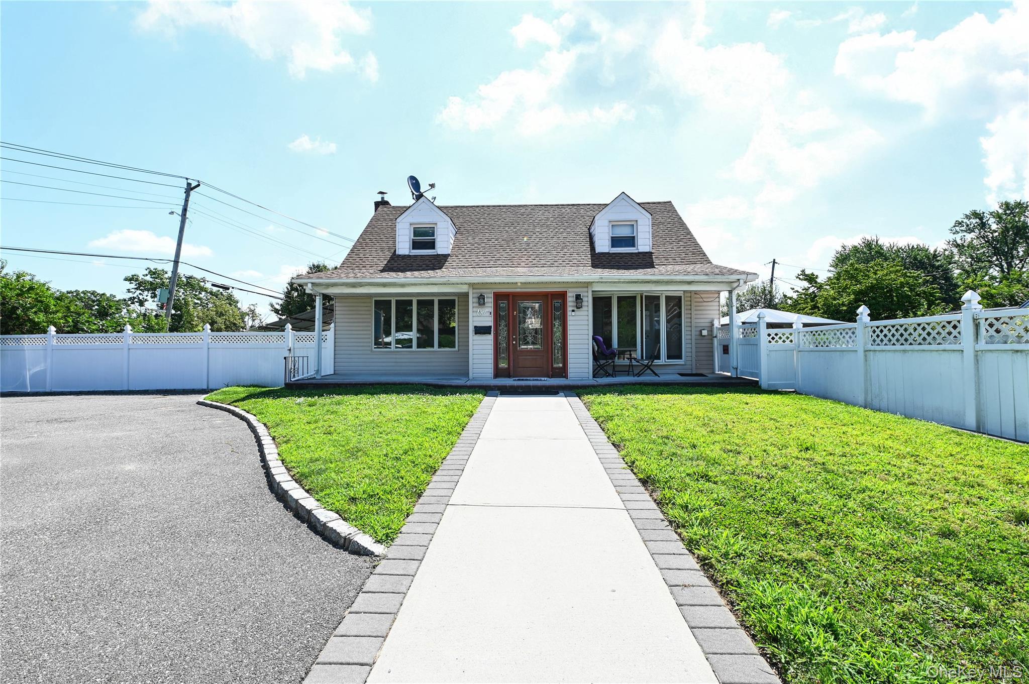 1 Douglas Drive Property Photo 1