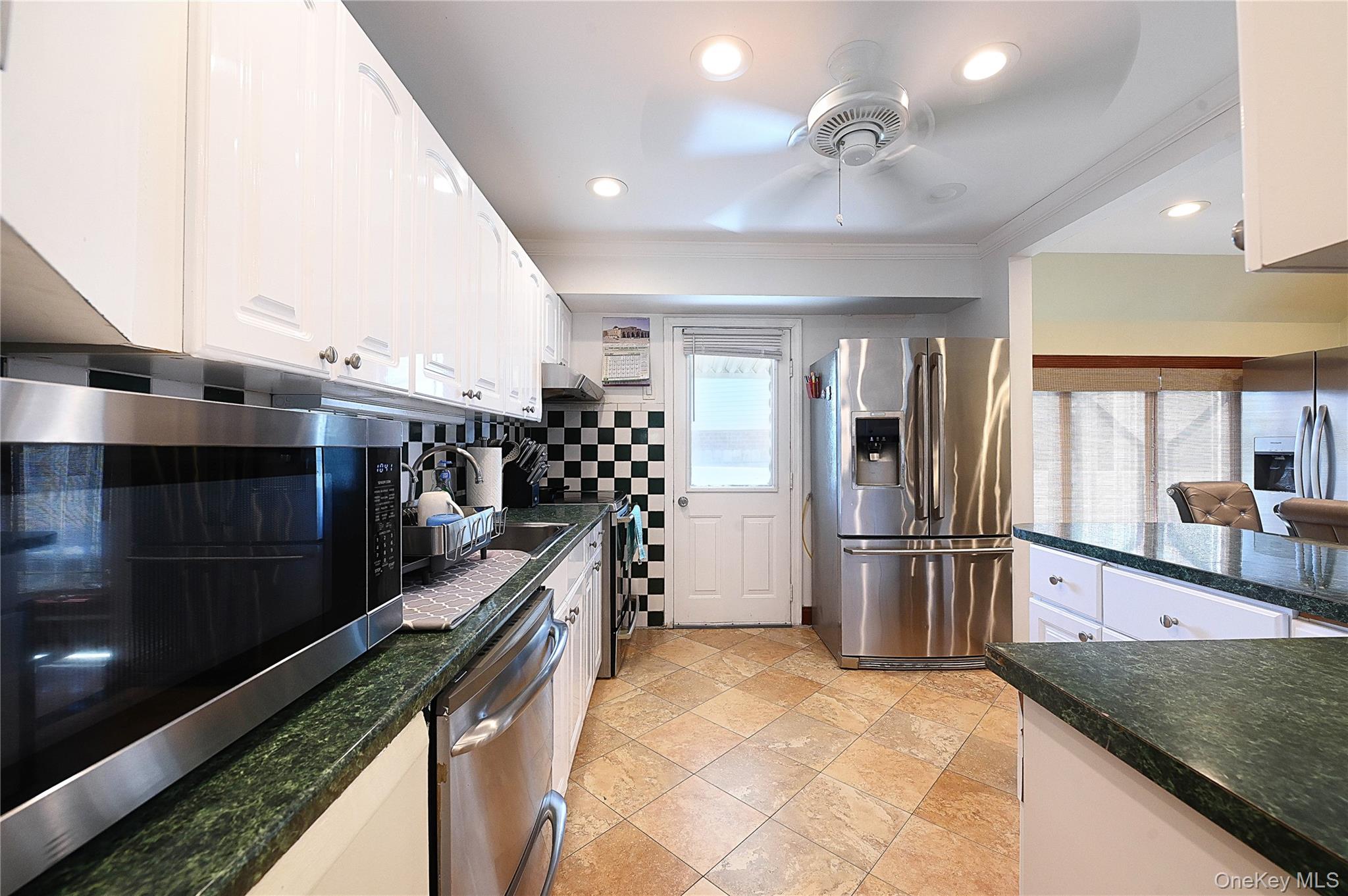 1 Douglas Drive Property Photo 6