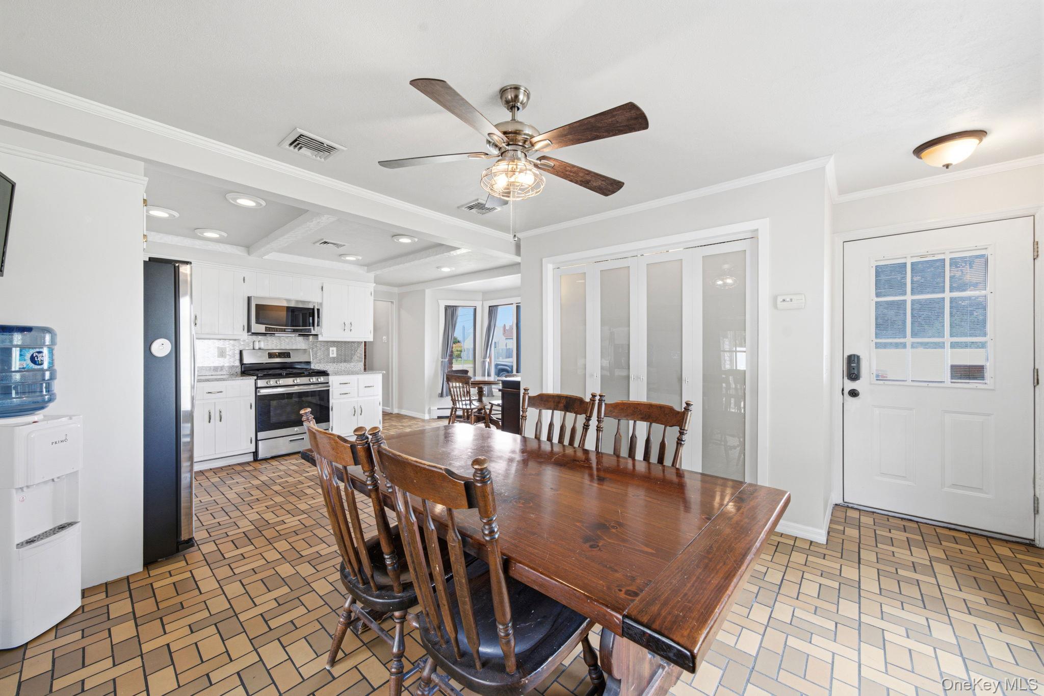 2384 Cambridge Street Property Photo 8