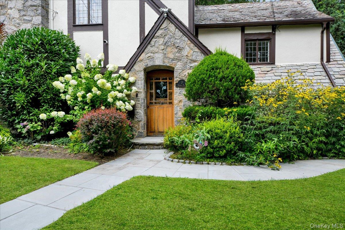 7 Denman Place Property Photo 2