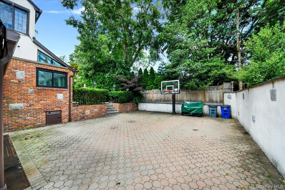 7 Denman Place Property Photo 3