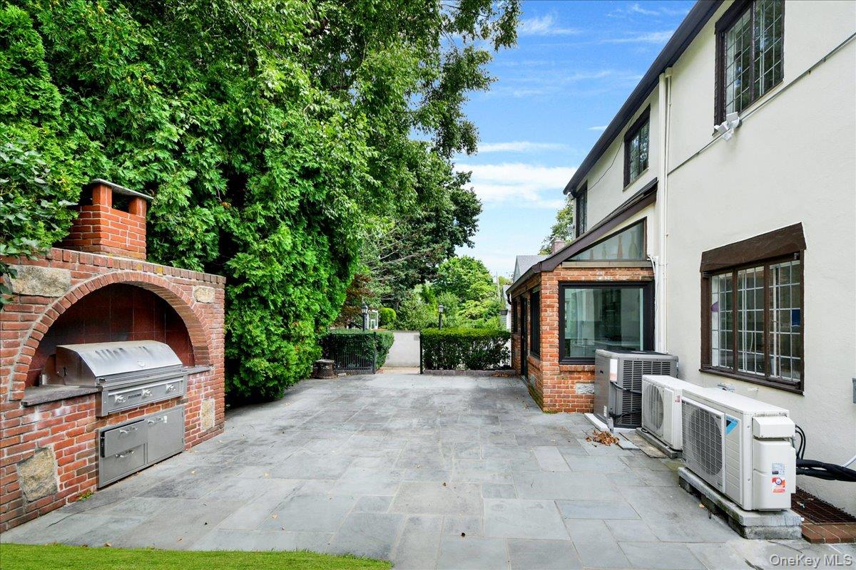 7 Denman Place Property Photo 6