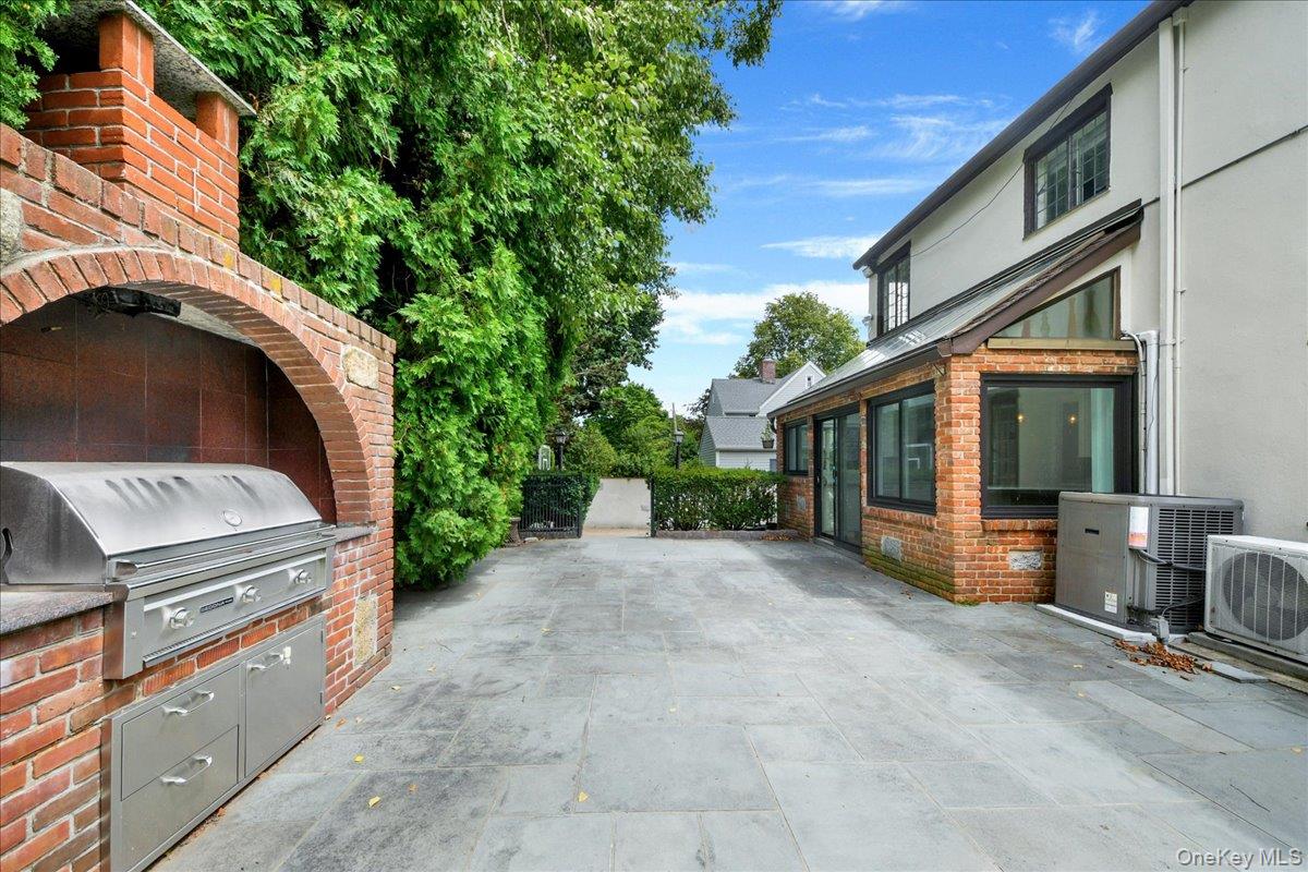 7 Denman Place Property Photo 10