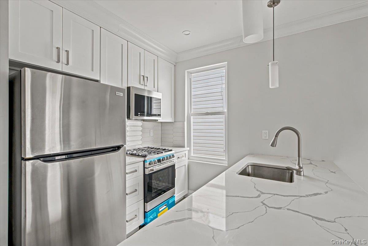 2418 42nd Street Property Photo 14