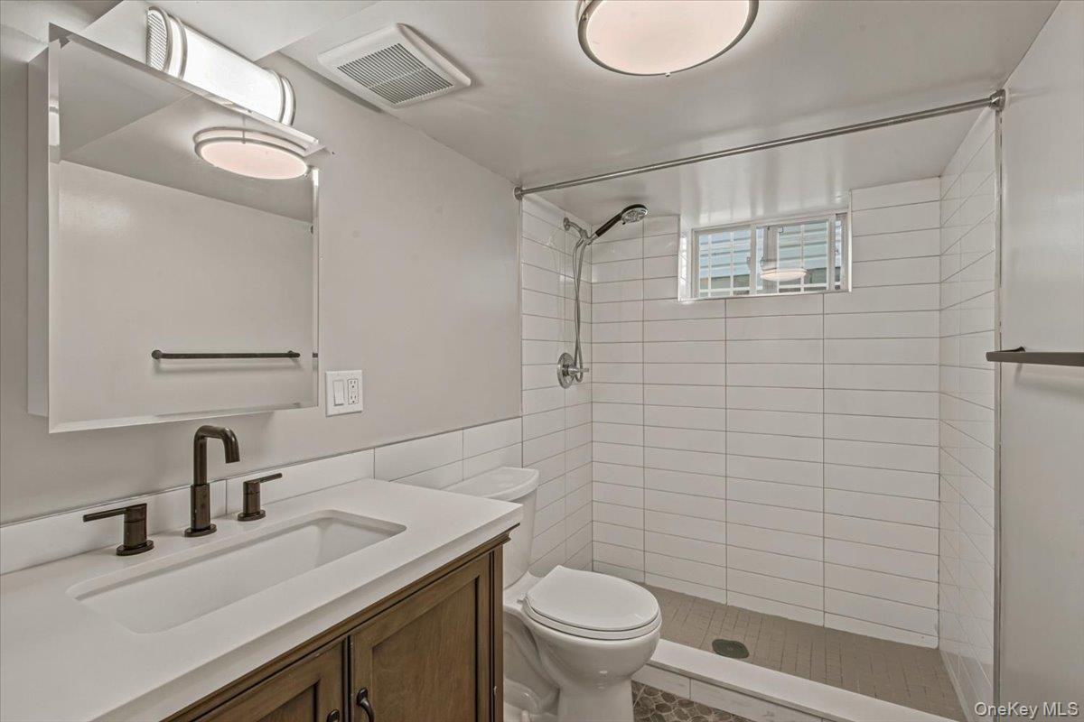 2418 42nd Street Property Photo 20