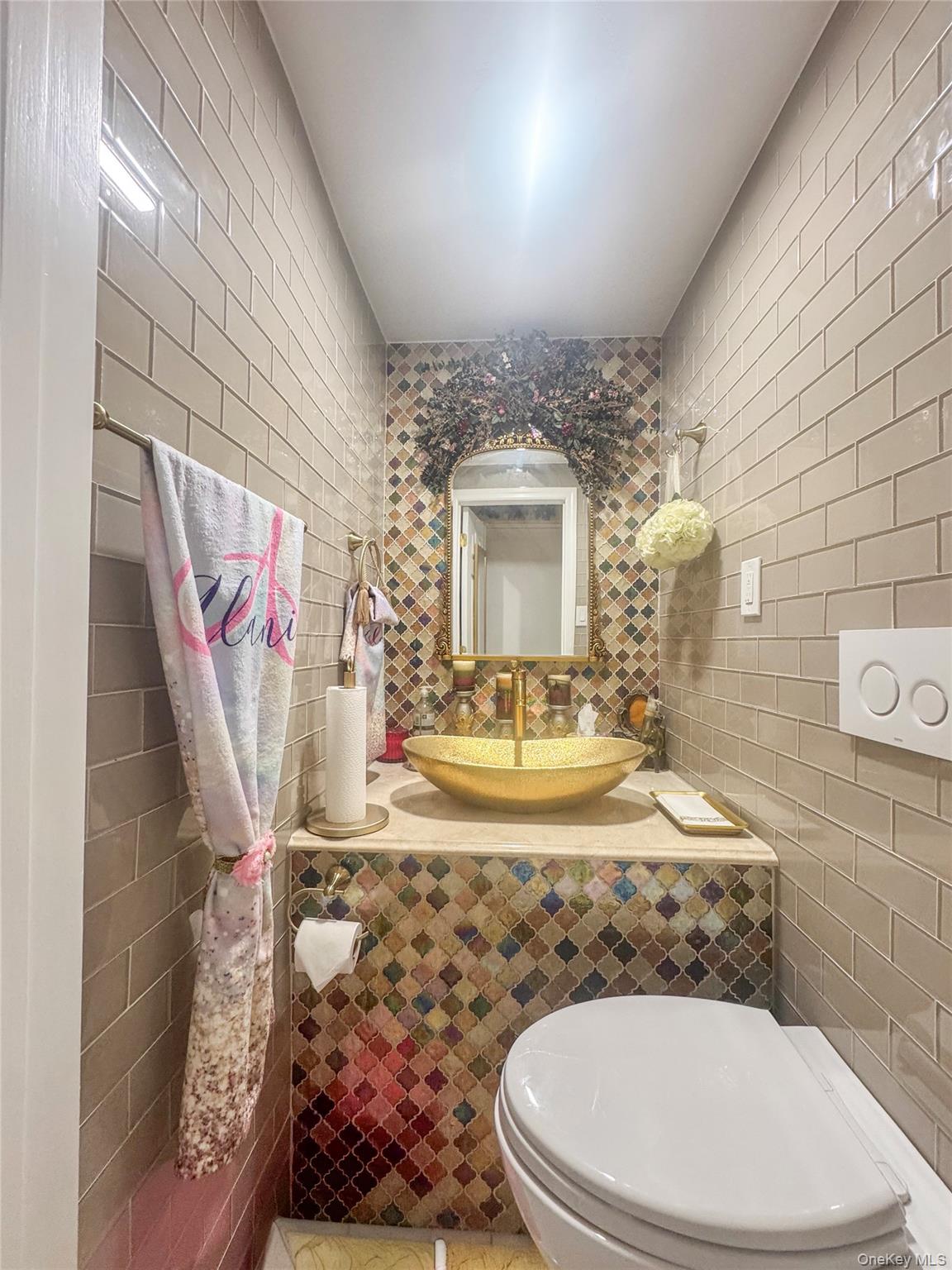 1715 Hering Avenue Property Photo 10