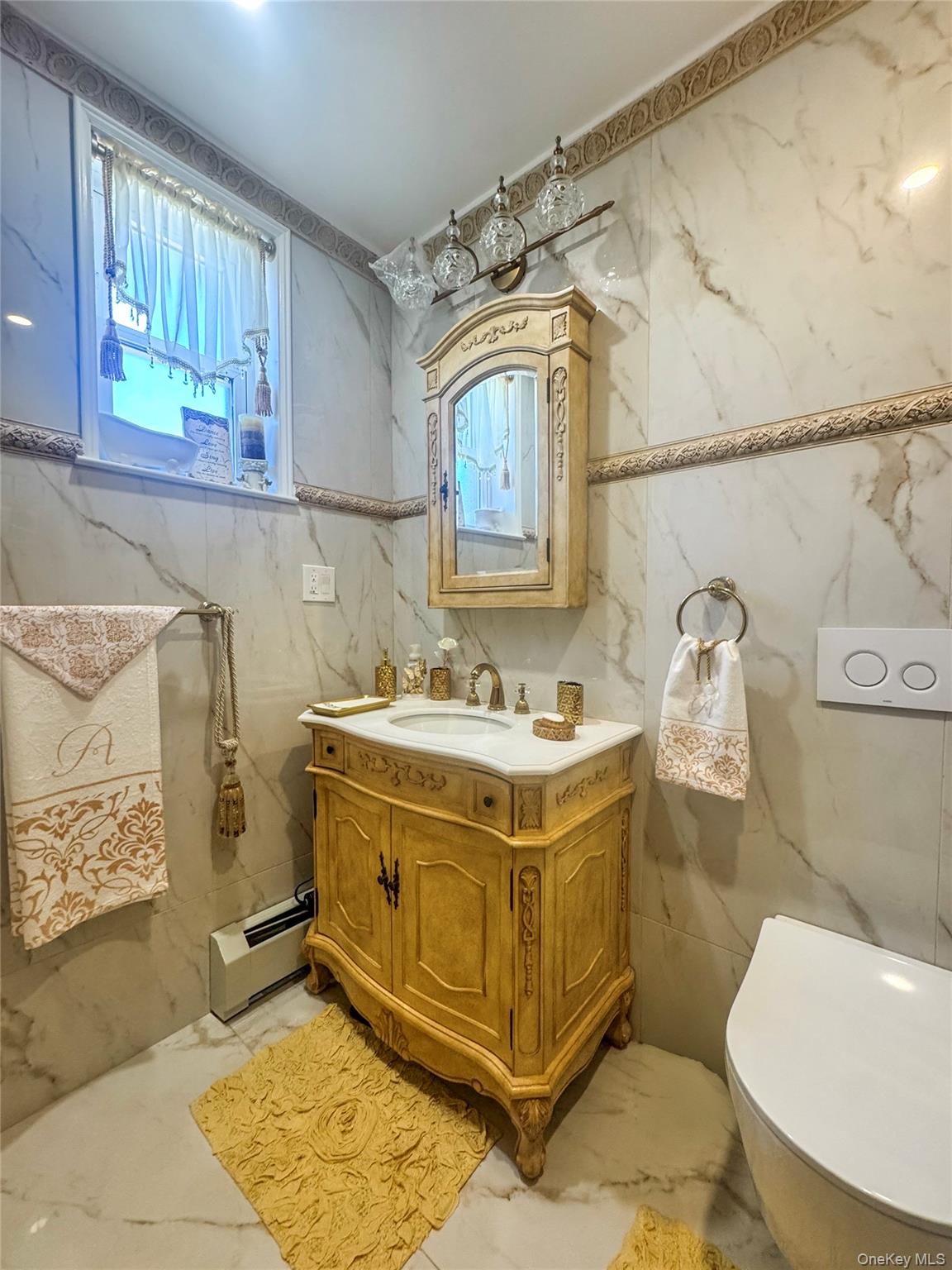 1715 Hering Avenue Property Photo 17