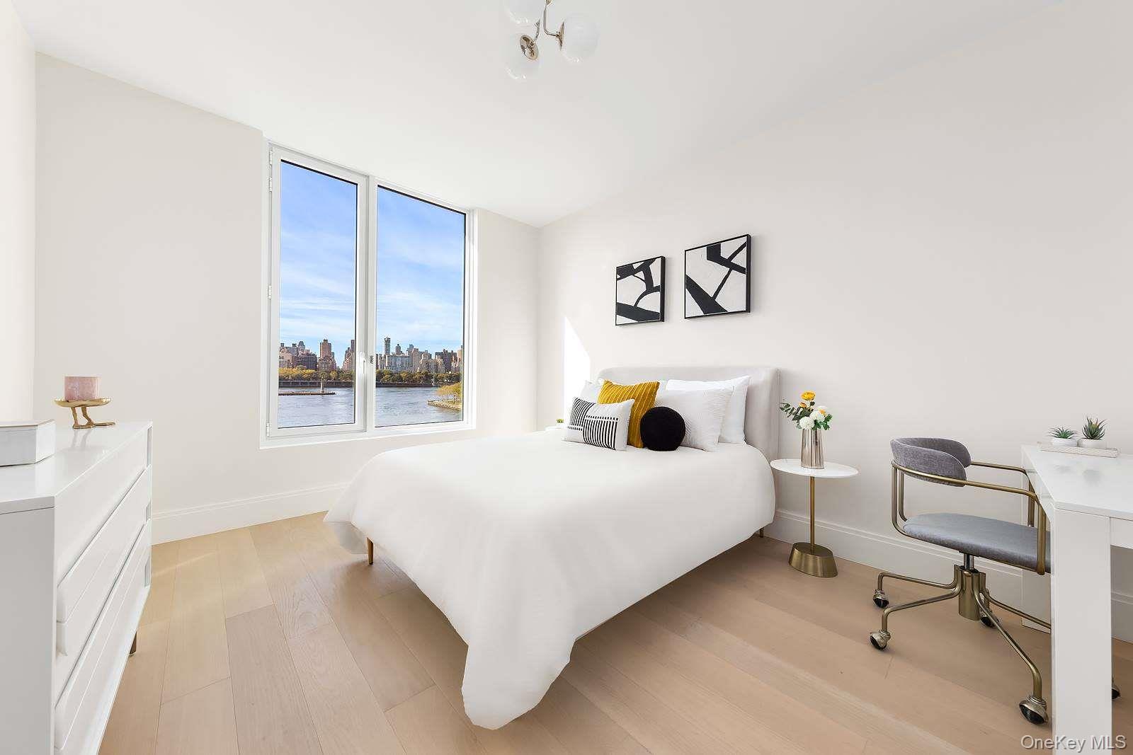 30-55 Vernon Boulevard 6h Property Photo 3