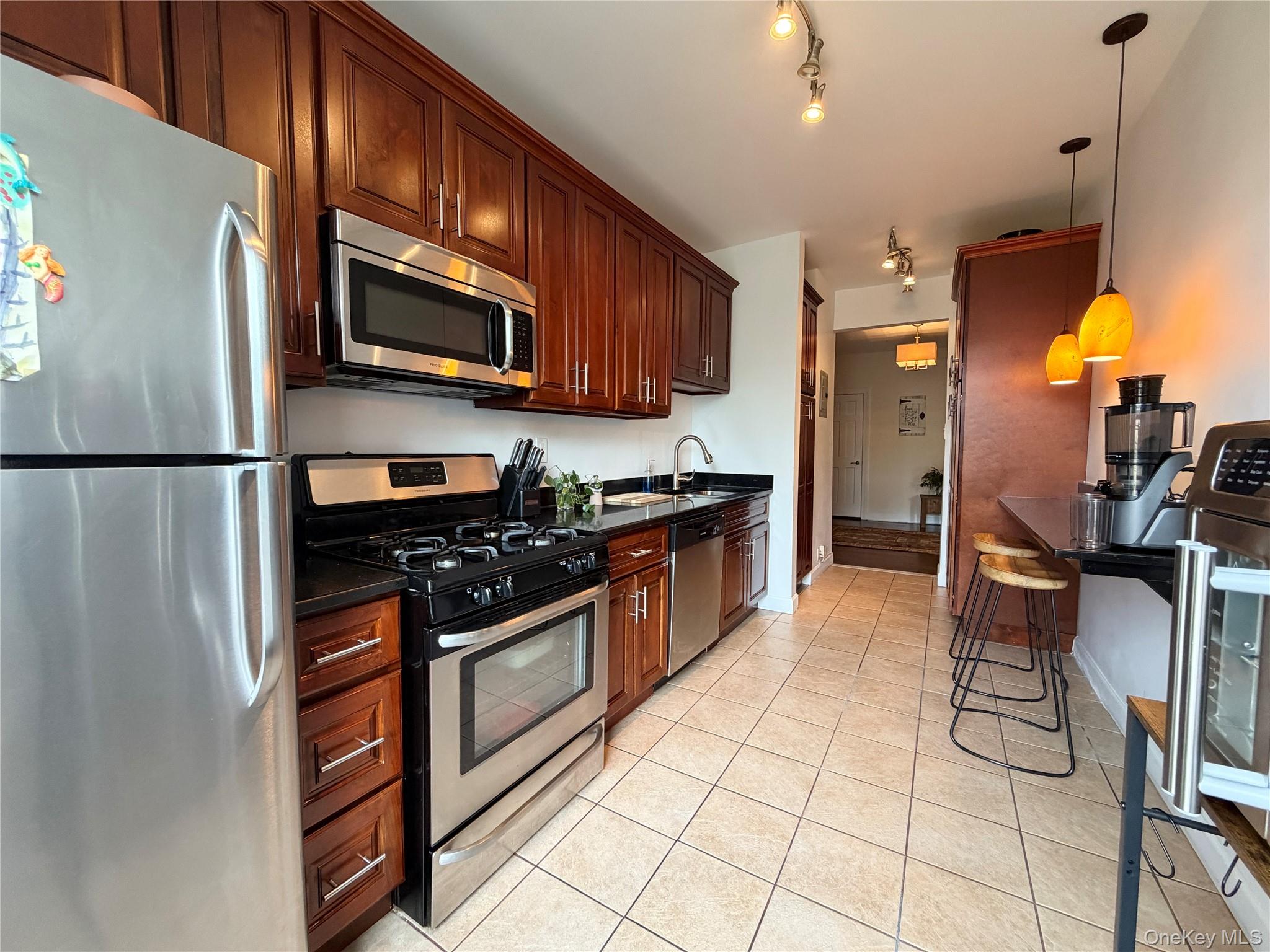 531 Lincoln Avenue 5l Property Photo 10