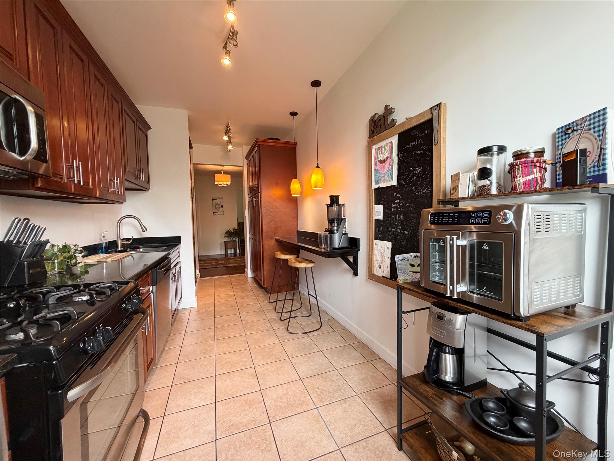 531 Lincoln Avenue 5l Property Photo 12