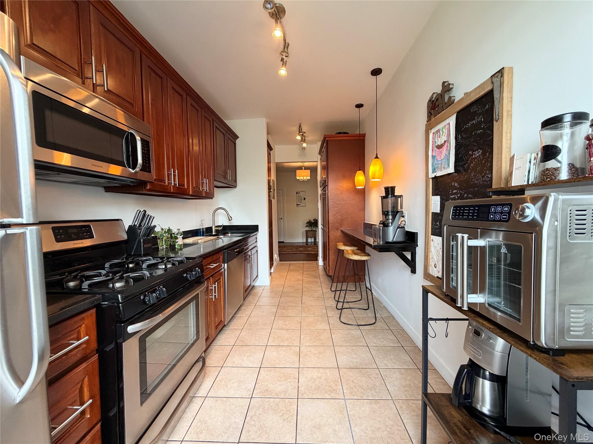 531 Lincoln Avenue 5l Property Photo 13