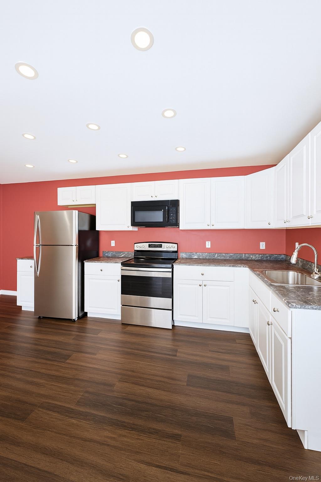 420 Broadway 3 Property Photo 2