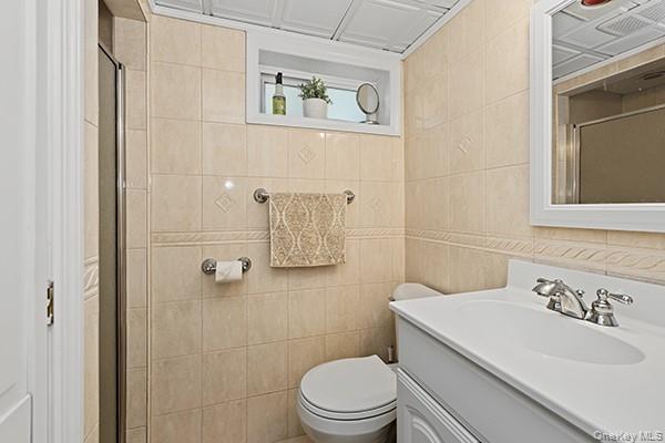 208 N Walnut Street Property Photo 18