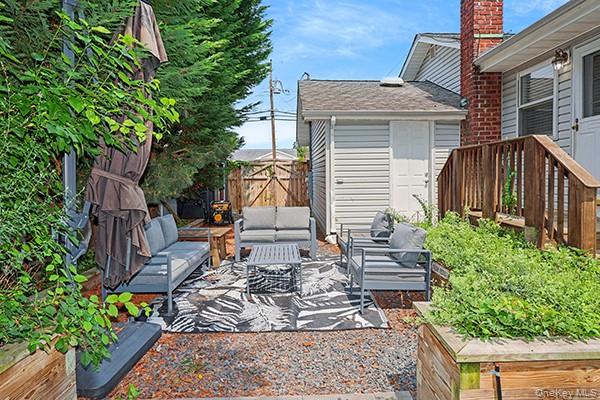 208 N Walnut Street Property Photo 24